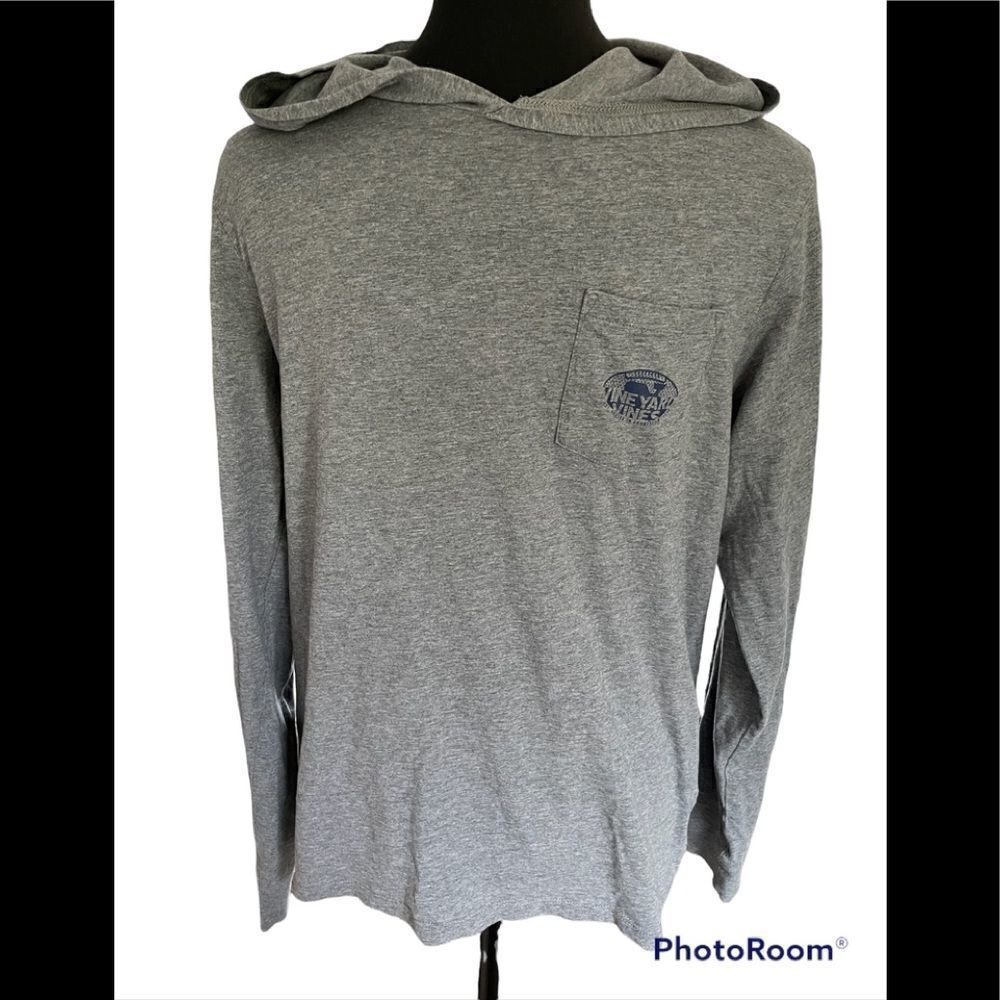Vineyard Vines Long sleeved jersey gray hoodie with back whale graphic, size XL